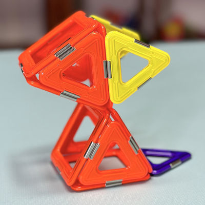 Magnetyczny zestaw płytek z wszechstronnymi kształtami dla zwierząt i roślin